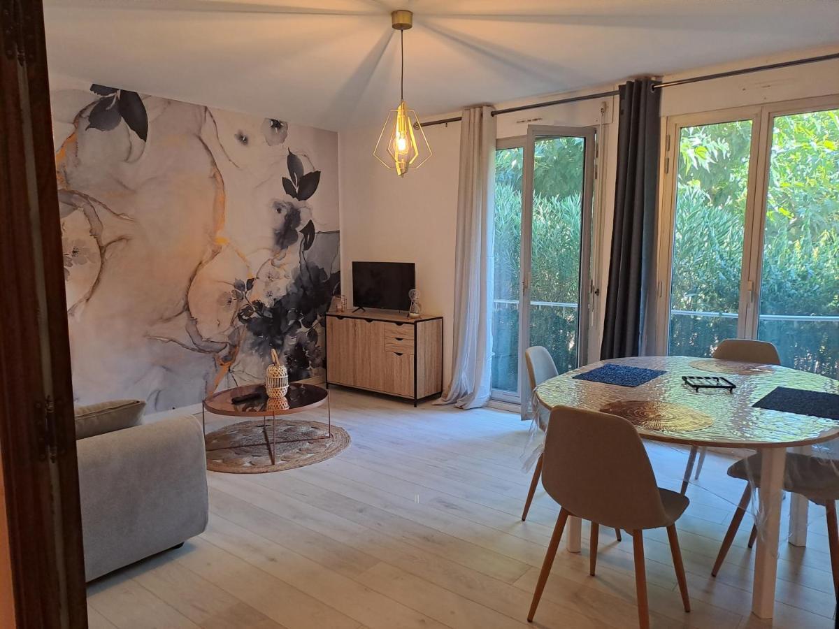 T2 A 2Min Du Centre +Parking Apartman L'Isle-sur-la-Sorgue Kültér fotó